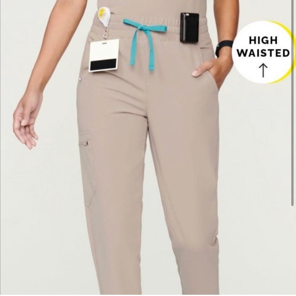 Small Figs Zamora ‘High Waisted’ Scrub Pant - color Boulder